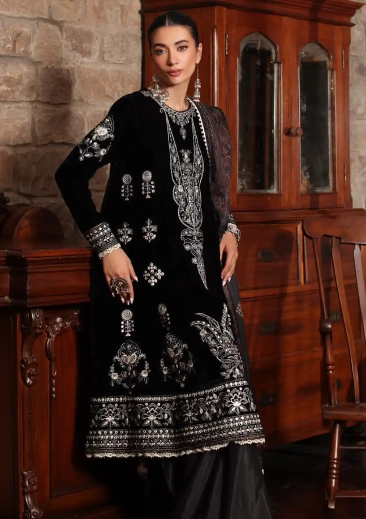 Noor By Saadia Asad Luxury Velvet Collection Unstitched PAREEHA D-12 - Image 5