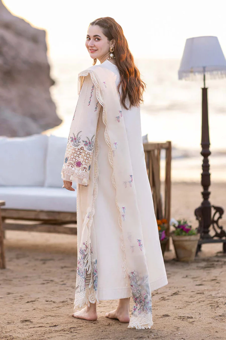 Qalamkar Luxury Chiken Kari Lawn 3 Pieces Unstitched FP-09 SELIN - Image 2