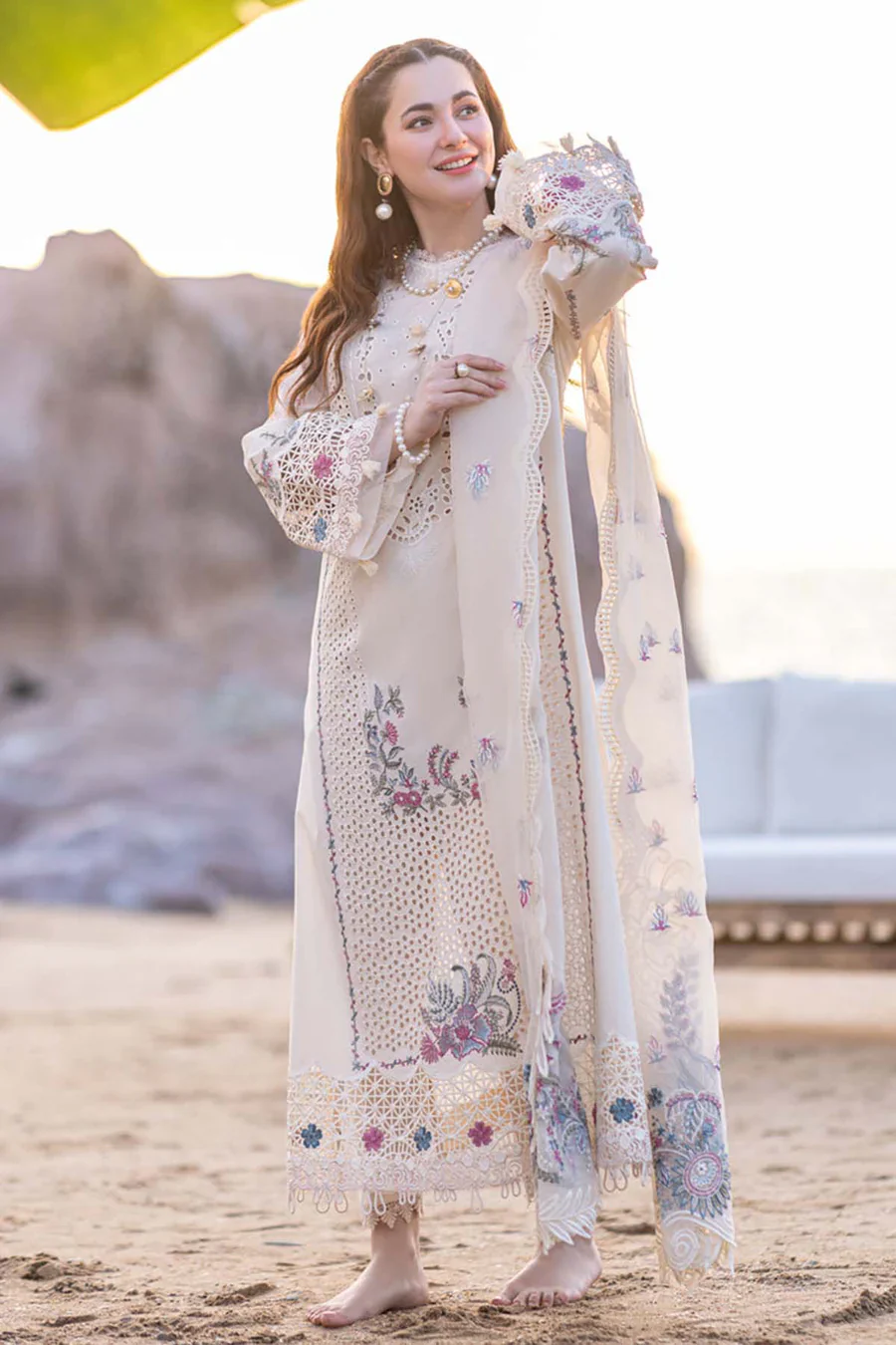 Qalamkar Luxury Chiken Kari Lawn 3 Pieces Unstitched FP-09 SELIN - Image 3