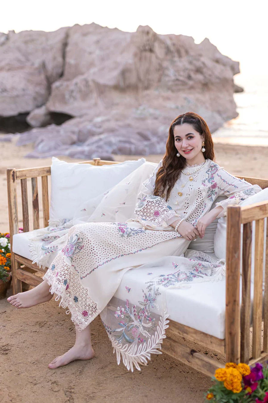 Qalamkar Luxury Chiken Kari Lawn 3 Pieces Unstitched FP-09 SELIN - Image 5