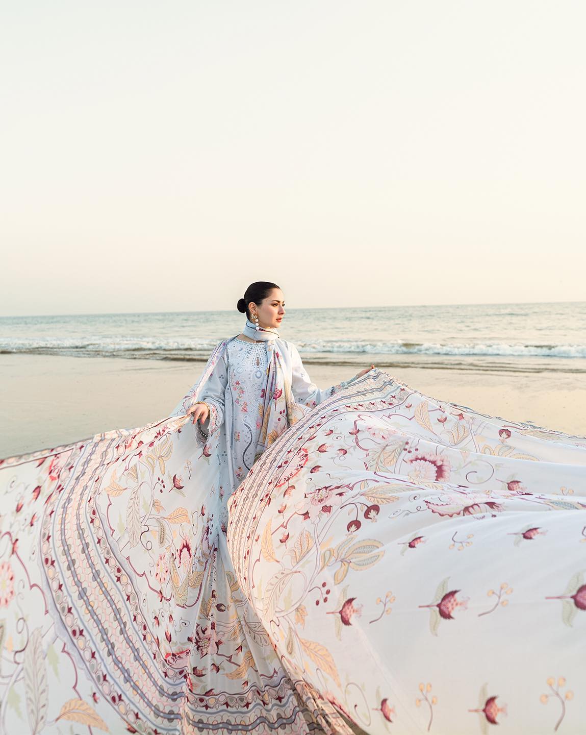 Qalamkar Luxury Lawn Embroidered 3 Piece Unstitched FK-02 Isabella - Image 7