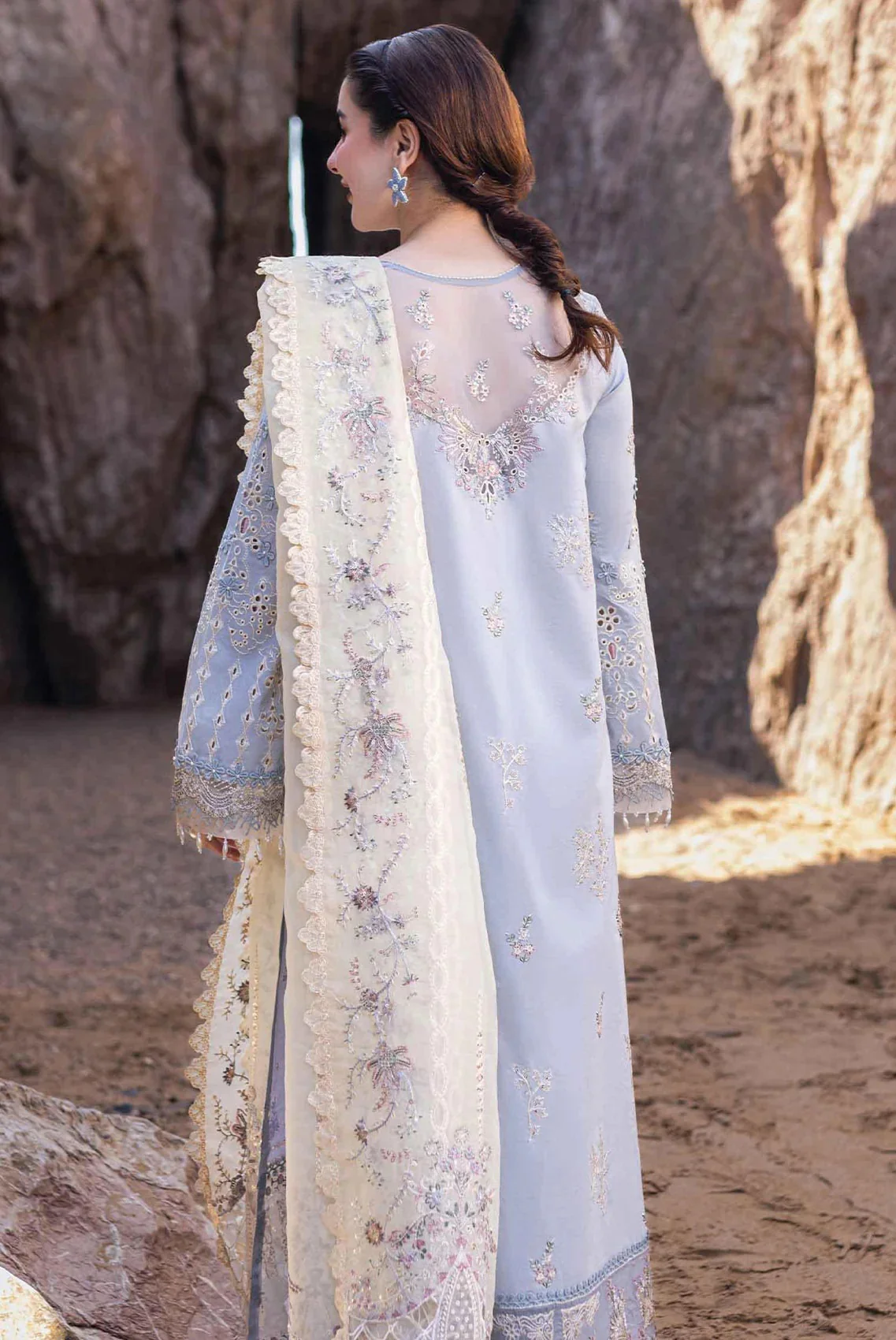 Qalamkar - Saahil Kinaare - Lawn Chikankari Unstitched 3Pcs - FP-04 Firuze - Image 4