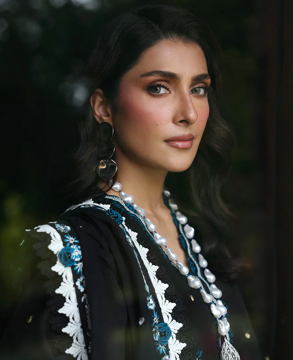 Republic WomensWear Talia Embroidered Lawn Unstitched 3Pc Suit D5-B ZARAE - Image 4