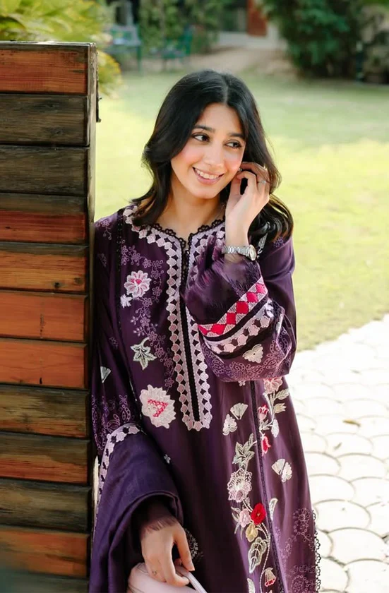 Saira Shakira - NOOR-2-A - Lawn Embroidered 3 Piece Unstitched - Image 7